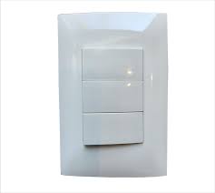 INTERRUPTOR TRIPLE CIEN BLANCO 15A LEVINTON