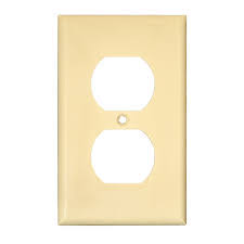 placa plastica para tomacorriente tipo levinton crema 2X4 110v sam plus