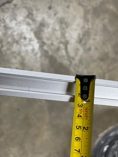 [JH003A] PERFIL DE ALUMINIO GRIS CON PESTAÑA FINO 2.5X1 CM 3MT